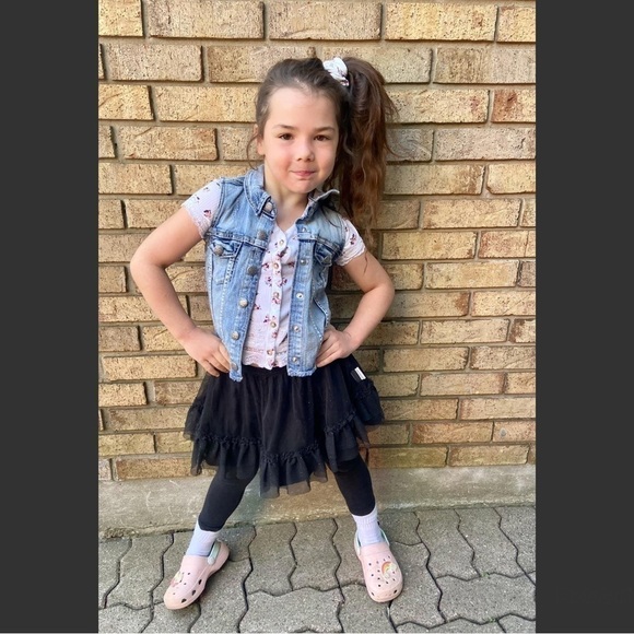 🦄Tee & Scrunchie Set - Picture 6 of 6